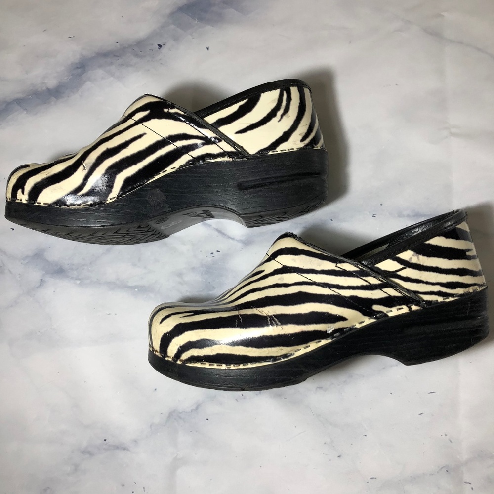 Dansko Pro Patent Zebra Print Clogs Size 38 - image 4